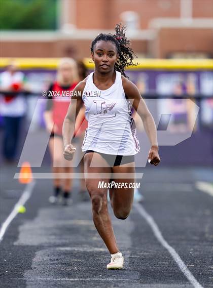 Thumbnail 1 in Southwest Division 1 District Championships photogallery.