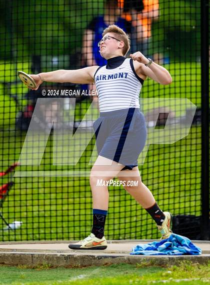 Thumbnail 3 in Southwest Division 1 District Championships photogallery.