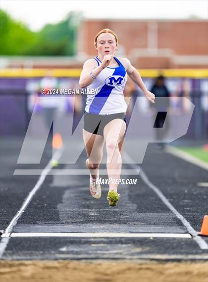 Thumbnail 2 in Southwest Division 1 District Championships photogallery.