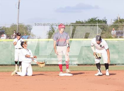 Thumbnail 3 in Pioneer vs Sharyland (UIL 5A Regional Semifinal) photogallery.
