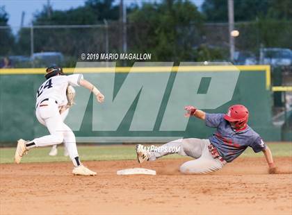 Thumbnail 1 in Pioneer vs Sharyland (UIL 5A Regional Semifinal) photogallery.