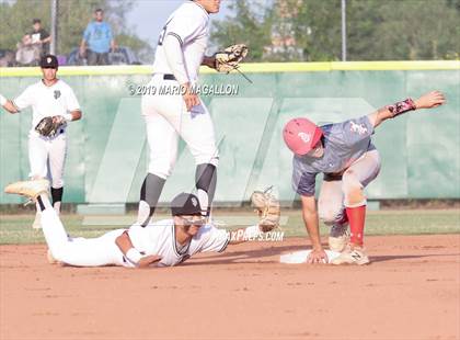 Thumbnail 2 in Pioneer vs Sharyland (UIL 5A Regional Semifinal) photogallery.
