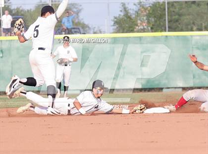 Thumbnail 2 in Pioneer vs Sharyland (UIL 5A Regional Semifinal) photogallery.
