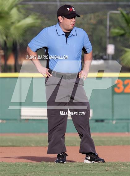 Thumbnail 3 in Pioneer vs Sharyland (UIL 5A Regional Semifinal) photogallery.
