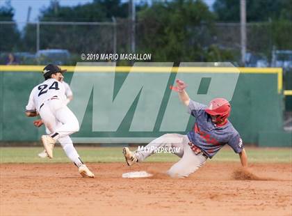Thumbnail 2 in Pioneer vs Sharyland (UIL 5A Regional Semifinal) photogallery.