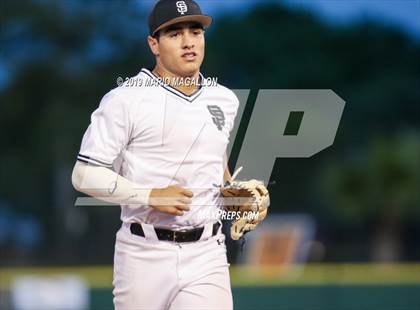 Thumbnail 2 in Pioneer vs Sharyland (UIL 5A Regional Semifinal) photogallery.