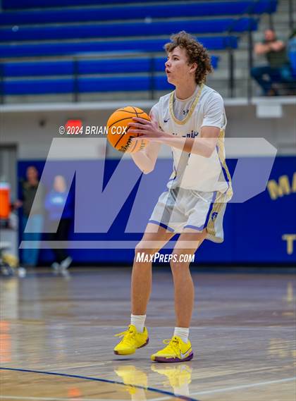 Thumbnail 3 in Harrison vs Salem (Lendel Thomas Classic) photogallery.