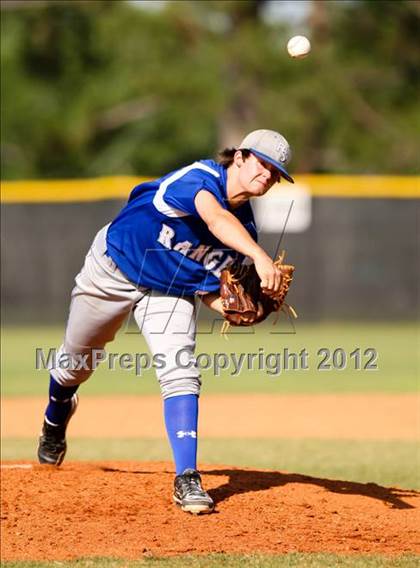Thumbnail 3 in Pasadena Memorial vs Sterling (UIL Region 3 Bi-District Playoff) photogallery.