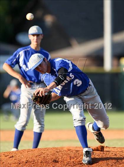 Thumbnail 2 in Pasadena Memorial vs Sterling (UIL Region 3 Bi-District Playoff) photogallery.