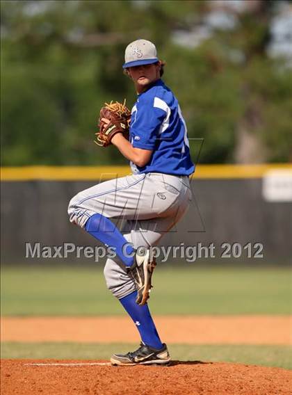 Thumbnail 2 in Pasadena Memorial vs Sterling (UIL Region 3 Bi-District Playoff) photogallery.