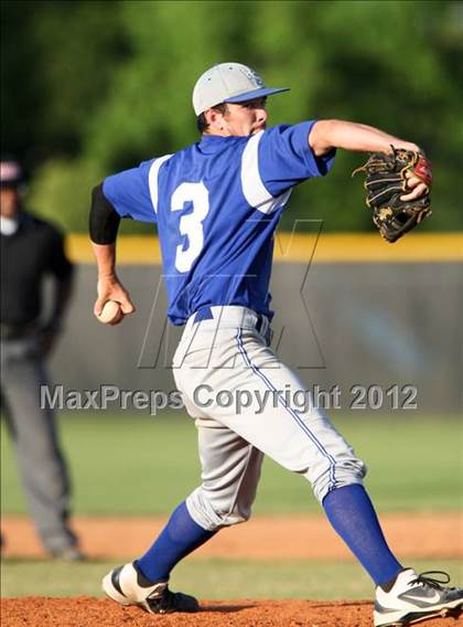 Thumbnail 3 in Pasadena Memorial vs Sterling (UIL Region 3 Bi-District Playoff) photogallery.
