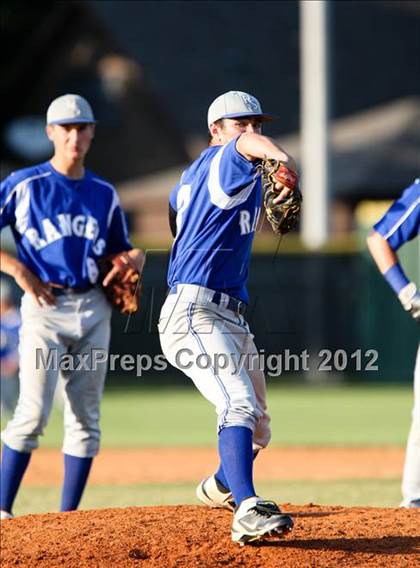 Thumbnail 2 in Pasadena Memorial vs Sterling (UIL Region 3 Bi-District Playoff) photogallery.