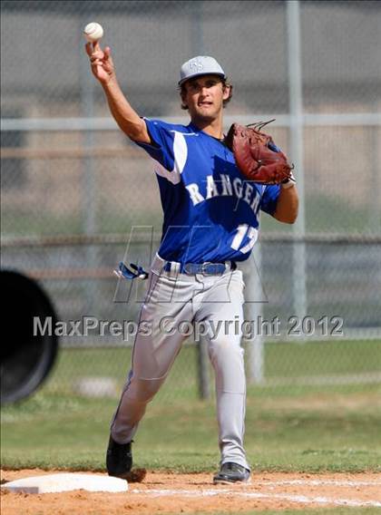 Thumbnail 1 in Pasadena Memorial vs Sterling (UIL Region 3 Bi-District Playoff) photogallery.