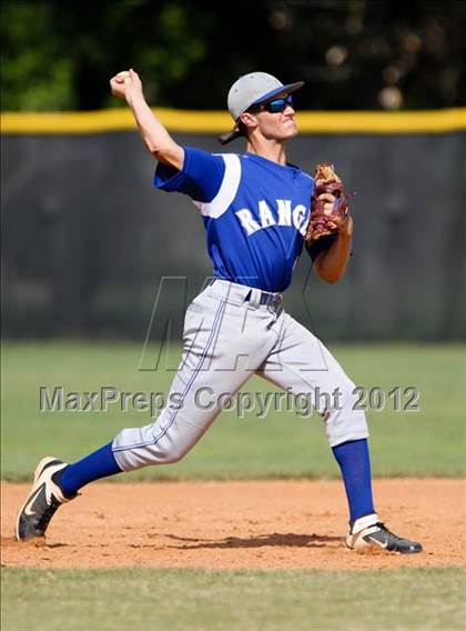 Thumbnail 3 in Pasadena Memorial vs Sterling (UIL Region 3 Bi-District Playoff) photogallery.