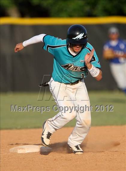 Thumbnail 2 in Pasadena Memorial vs Sterling (UIL Region 3 Bi-District Playoff) photogallery.