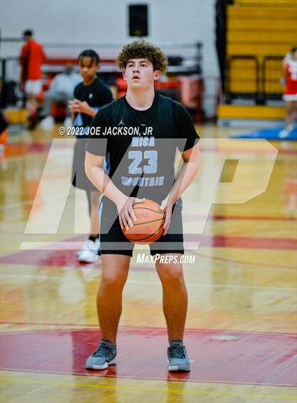 Thumbnail 3 in Tucson High Magnet School vs Mica Mountain photogallery.