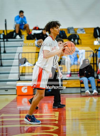 Thumbnail 2 in Tucson High Magnet School vs Mica Mountain photogallery.