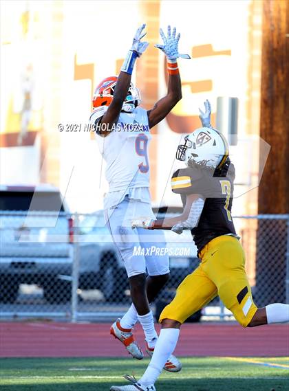 Thumbnail 1 in Westlake vs. Crespi photogallery.