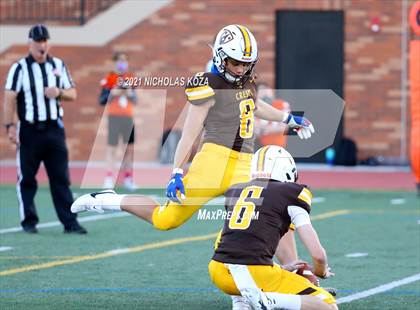 Thumbnail 2 in Westlake vs. Crespi photogallery.