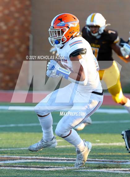 Thumbnail 2 in Westlake vs. Crespi photogallery.