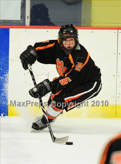 Thumbnail 1 in Ridgefield vs. Fairfield Prep (CIAC Division 1 Quarterfinal) photogallery.