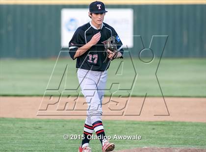 Thumbnail 2 in Lee @ Rockwall photogallery.