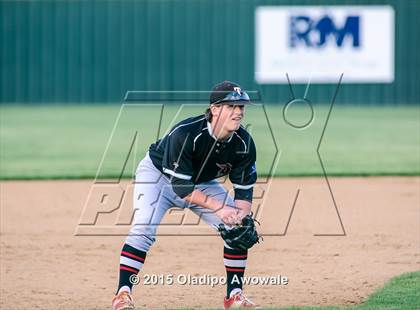 Thumbnail 2 in Lee @ Rockwall photogallery.