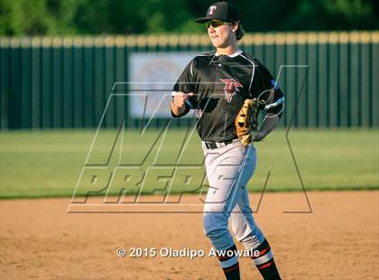 Thumbnail 3 in Lee @ Rockwall photogallery.