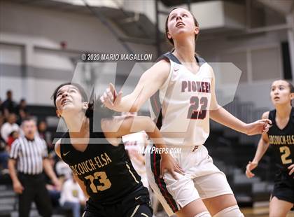 Thumbnail 3 in Pioneer vs Edcouch-Elsa  photogallery.