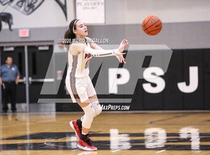 Thumbnail 3 in Pioneer vs Edcouch-Elsa  photogallery.
