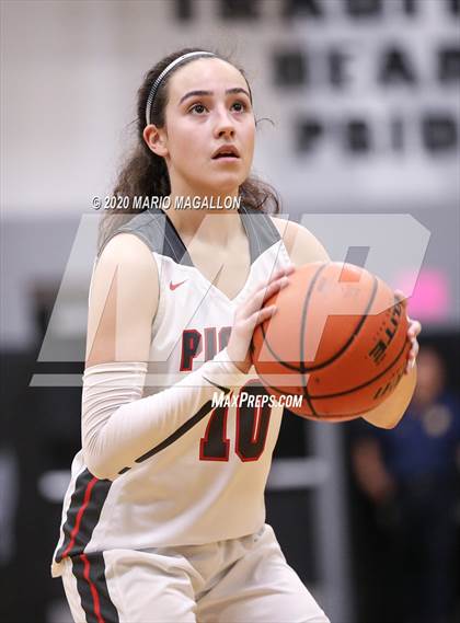 Thumbnail 2 in Pioneer vs Edcouch-Elsa  photogallery.