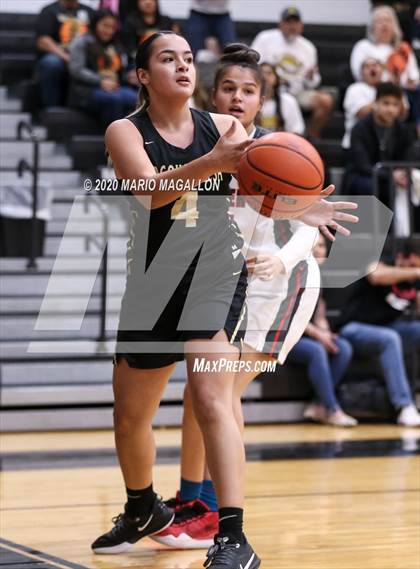Thumbnail 3 in Pioneer vs Edcouch-Elsa  photogallery.