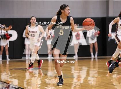 Thumbnail 2 in Pioneer vs Edcouch-Elsa  photogallery.