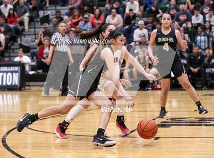 Thumbnail 3 in Pioneer vs Edcouch-Elsa  photogallery.