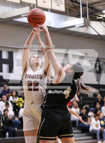 Thumbnail 1 in Pioneer vs Edcouch-Elsa  photogallery.