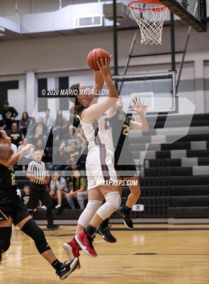 Thumbnail 1 in Pioneer vs Edcouch-Elsa  photogallery.