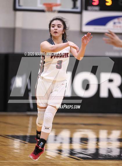 Thumbnail 3 in Pioneer vs Edcouch-Elsa  photogallery.
