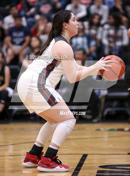 Thumbnail 2 in Pioneer vs Edcouch-Elsa  photogallery.