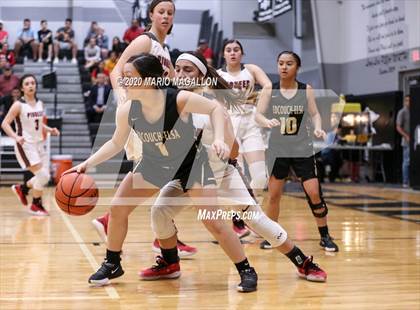 Thumbnail 2 in Pioneer vs Edcouch-Elsa  photogallery.