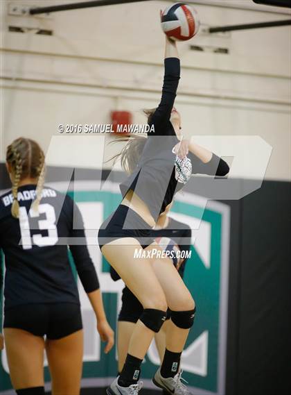 Thumbnail 3 in Cleveland @ Granada Hills  photogallery.