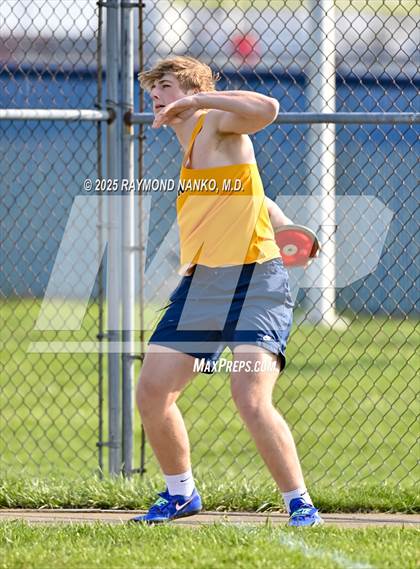 Thumbnail 2 in Pendleton Heights at Delta (Discus) photogallery.