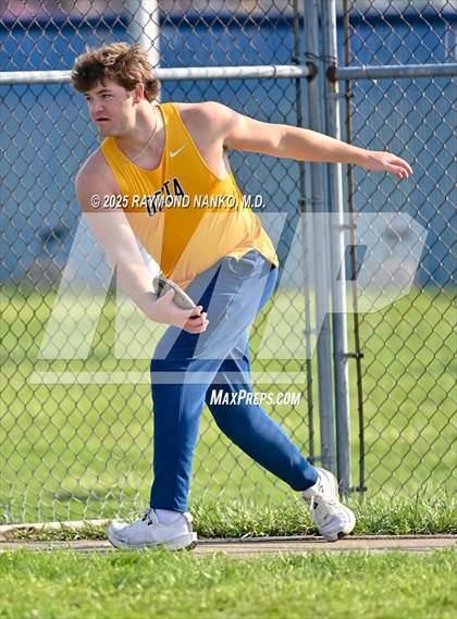 Thumbnail 1 in Pendleton Heights at Delta (Discus) photogallery.