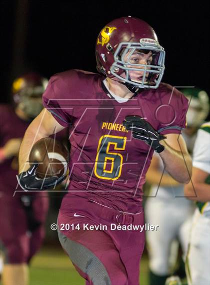 Thumbnail 3 in Royal @ Simi Valley photogallery.