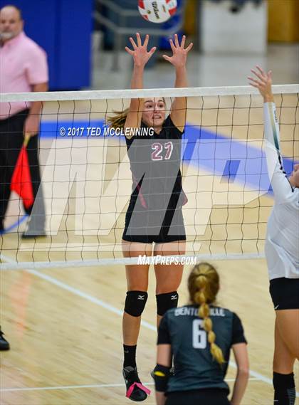 Thumbnail 2 in Bentonville vs. Springdale (AAA 7A 2nd Round Playoff) photogallery.