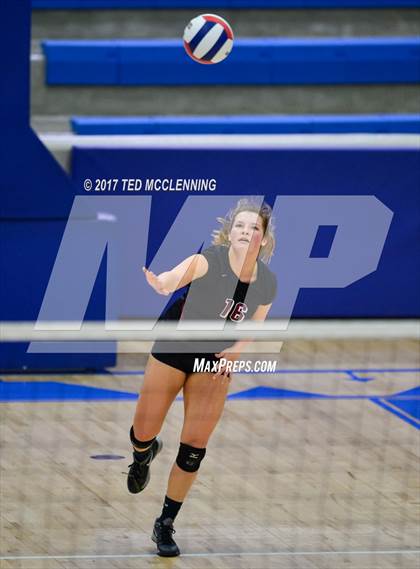 Thumbnail 3 in Bentonville vs. Springdale (AAA 7A 2nd Round Playoff) photogallery.