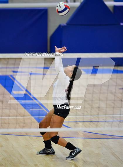 Thumbnail 3 in Bentonville vs. Springdale (AAA 7A 2nd Round Playoff) photogallery.
