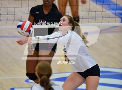 Thumbnail 3 in Bentonville vs. Springdale (AAA 7A 2nd Round Playoff) photogallery.