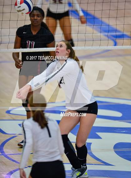 Thumbnail 2 in Bentonville vs. Springdale (AAA 7A 2nd Round Playoff) photogallery.