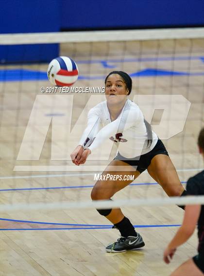 Thumbnail 3 in Bentonville vs. Springdale (AAA 7A 2nd Round Playoff) photogallery.
