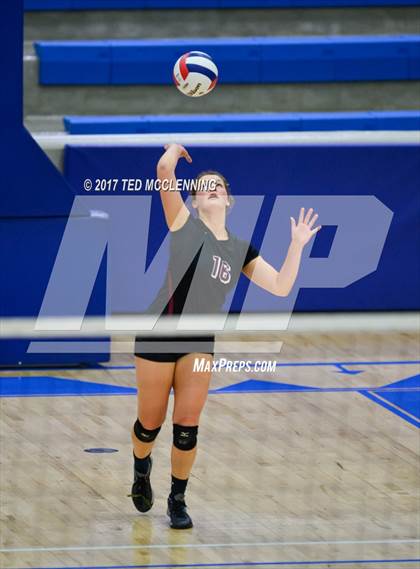 Thumbnail 2 in Bentonville vs. Springdale (AAA 7A 2nd Round Playoff) photogallery.
